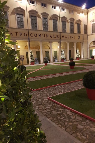 Allestimento Giardini a Natale piazza Nenni Faenza 2017
